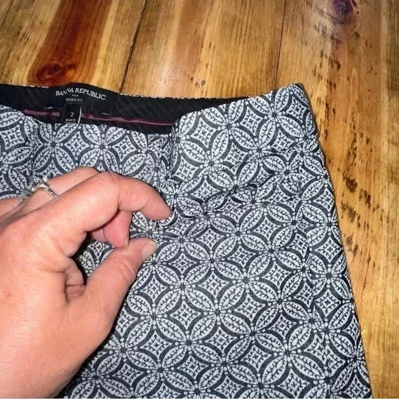 Banana Republic Sloan Fit Floral Abstract Pattern Navy and gray Pants - Picture 6 of 12